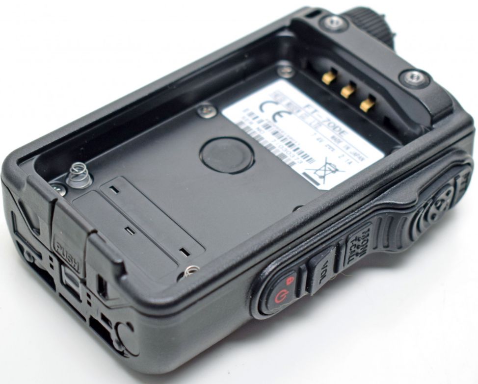 Yaesu FT-70DE