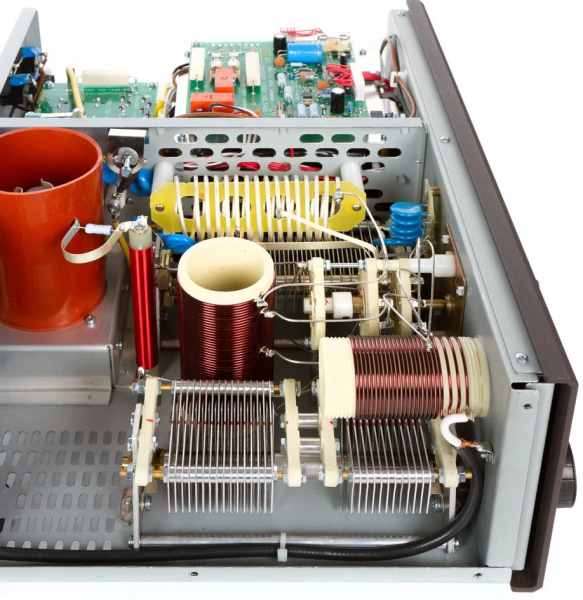 Acom 1010 (700W, 160-10m)